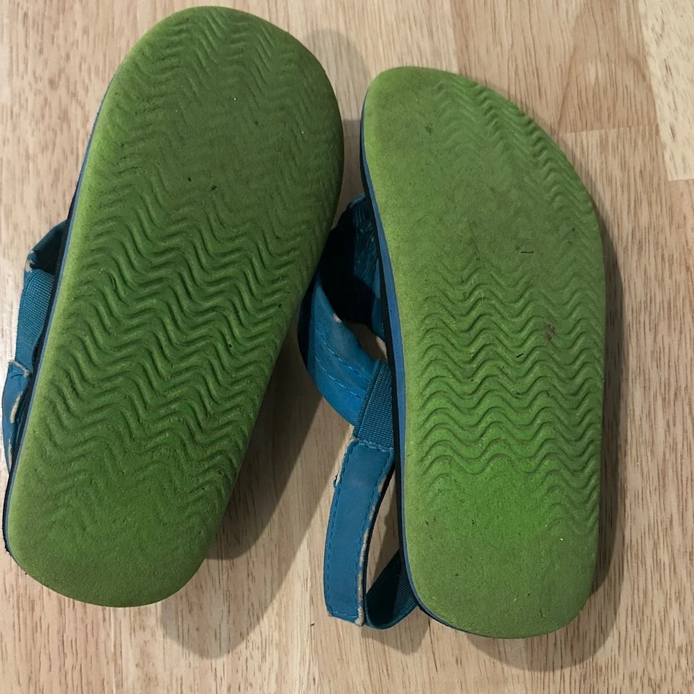 Reef Kids Teal Strap Sandals with Green Wave Insole